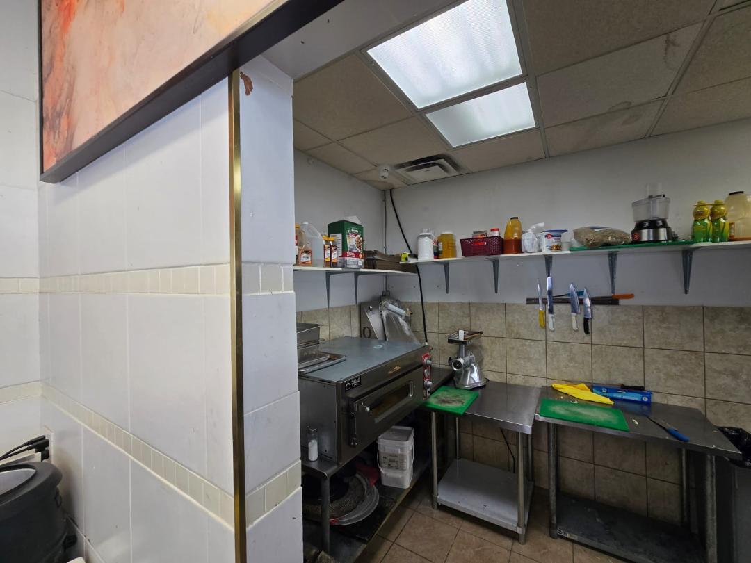 15440 BAYVIEW AVE, AURORA, 0 , 0 ,0,Restaurant,For Sale,BAYVIEW AVE,0,1199