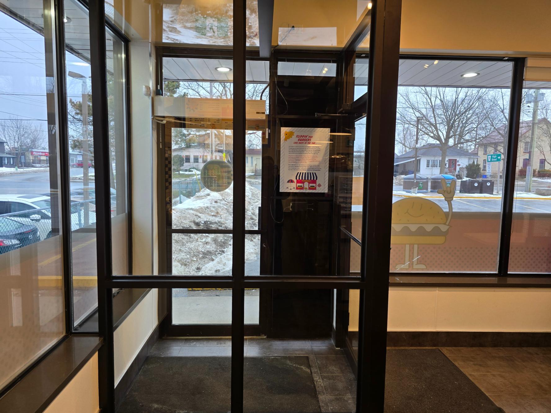 20815 DALTON RD, SUTTON, 0 , 0 ,0,Restaurant,For Sale,DALTON RD,0,1205