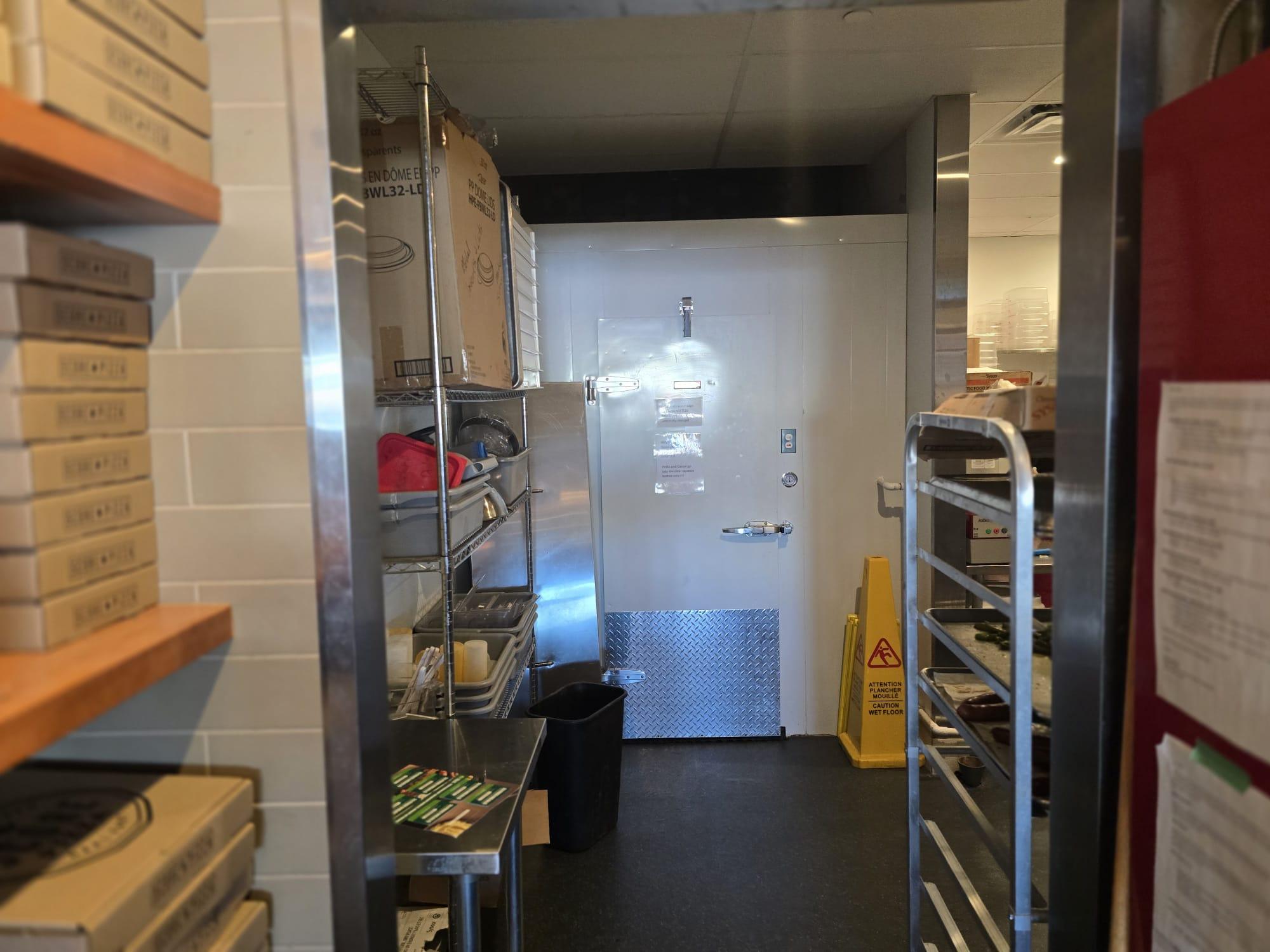 395 PETERBOROUGH, PETERBOROUGH, 0 , 0 ,0,Restaurant,For Sale,PETERBOROUGH,0,1211