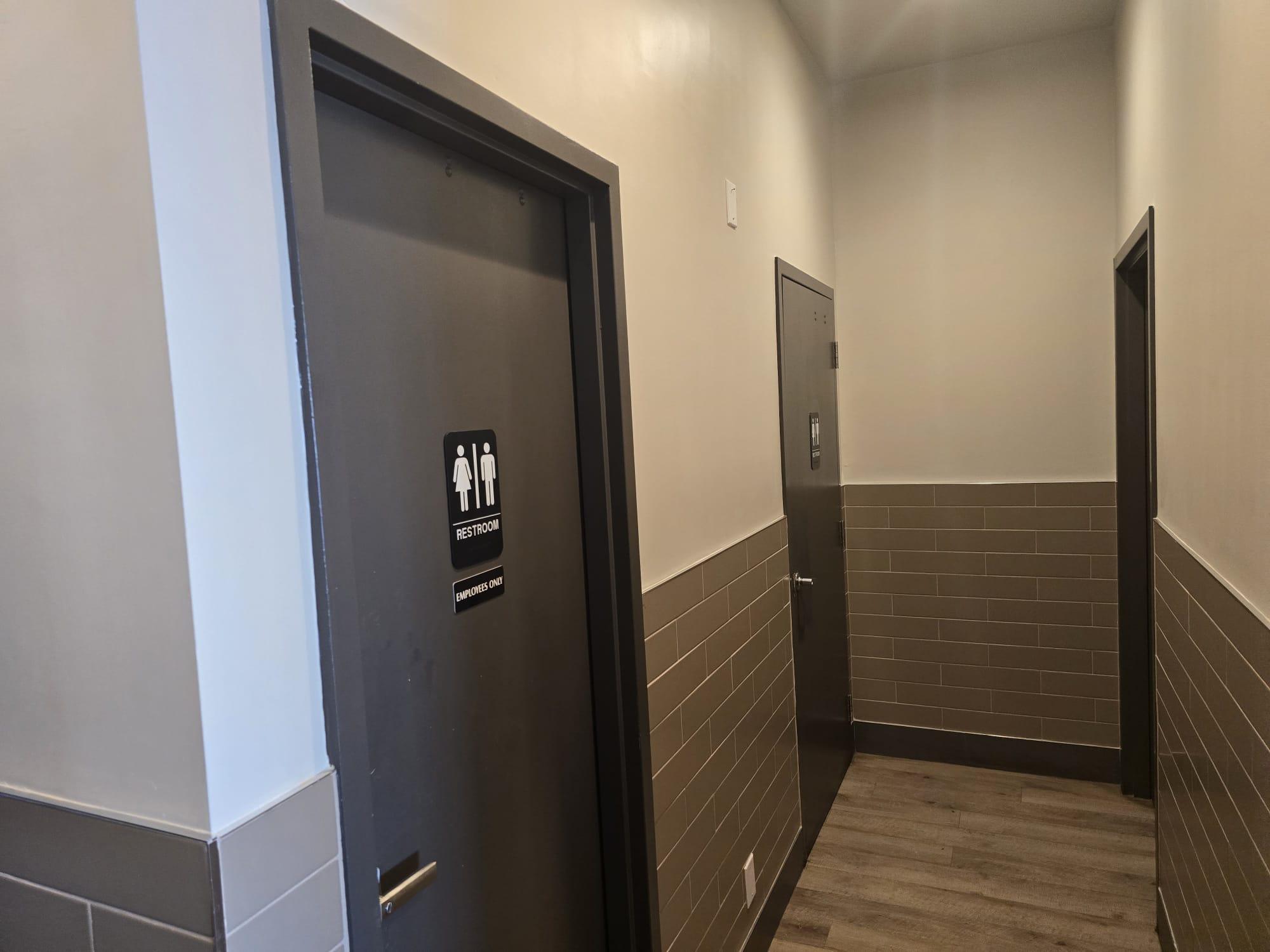 395 PETERBOROUGH, PETERBOROUGH, 0 , 0 ,0,Restaurant,For Sale,PETERBOROUGH,0,1211