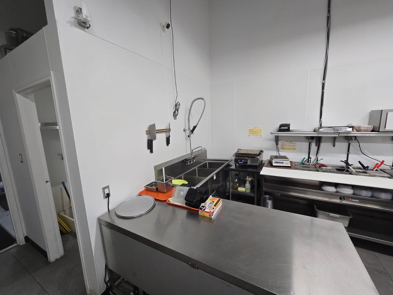 607 Kingston Rd, PICKERING, 0 , 0 ,0,Restaurant,For Sale,Kingston Rd,0,1212