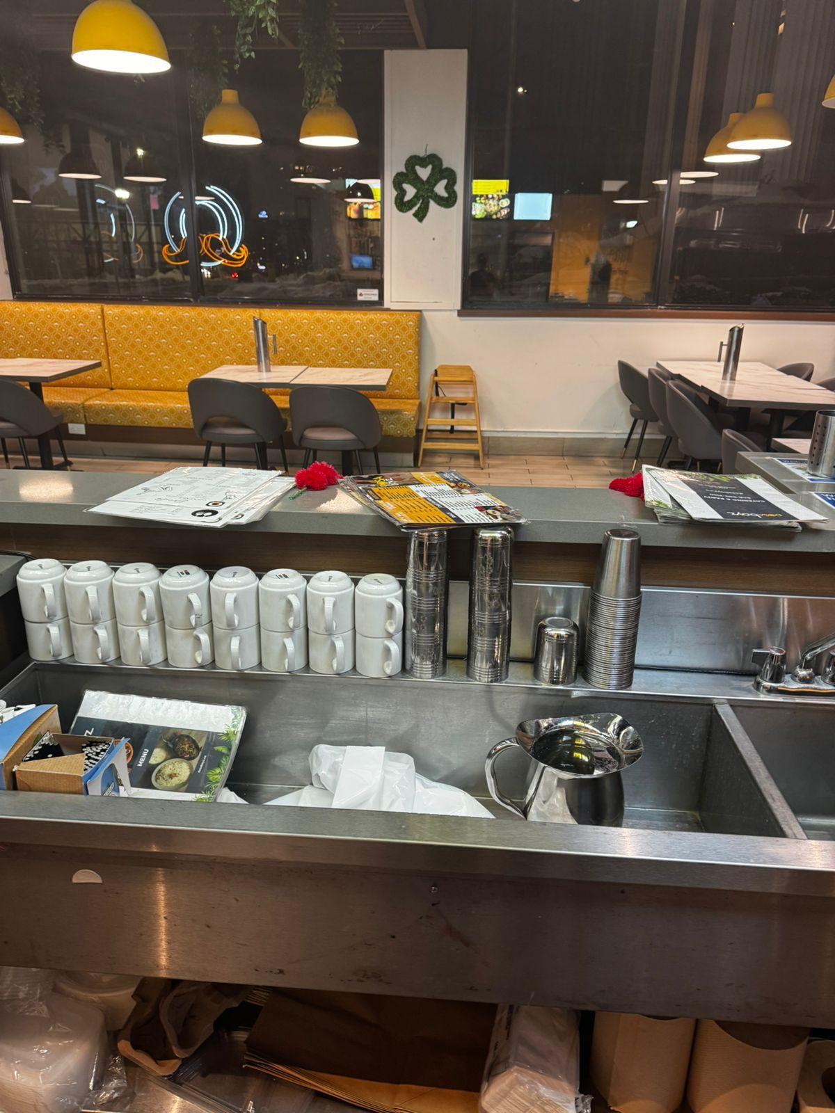 8 ERB ST W, WATERLOO, 0 , 0 ,0,Restaurant,For Sale,ERB ST W,0,1214