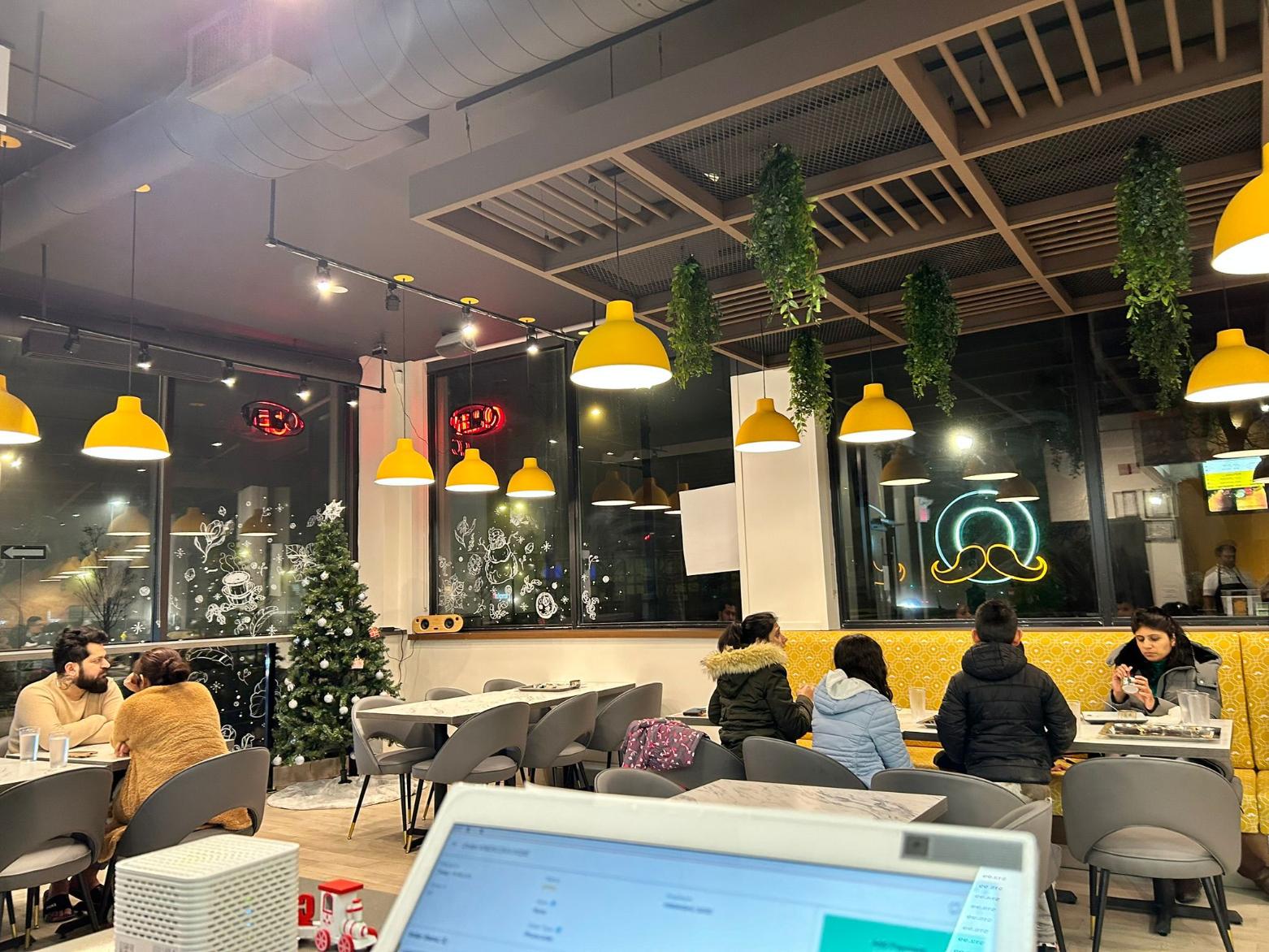 8 ERB ST W, WATERLOO, 0 , 0 ,0,Restaurant,For Sale,ERB ST W,0,1214