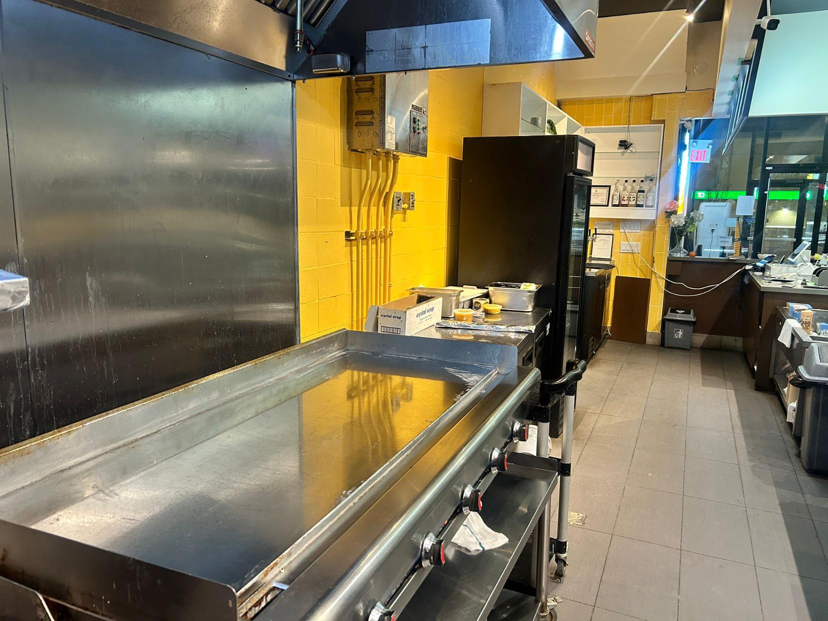 8 ERB ST W, WATERLOO, 0 , 0 ,0,Restaurant,For Sale,ERB ST W,0,1214