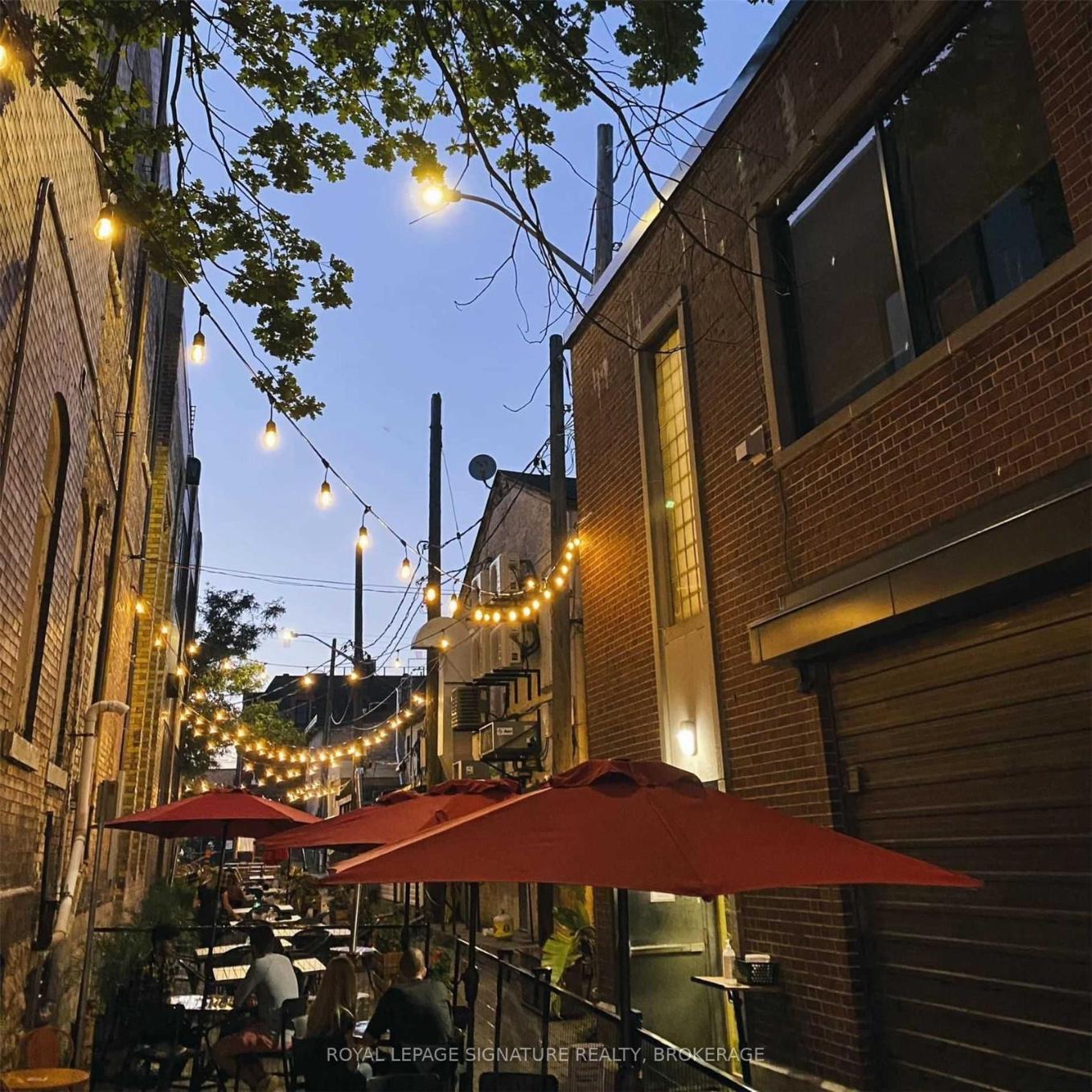 8 ERB ST W, WATERLOO, 0 , 0 ,0,Restaurant,For Sale,ERB ST W,0,1214