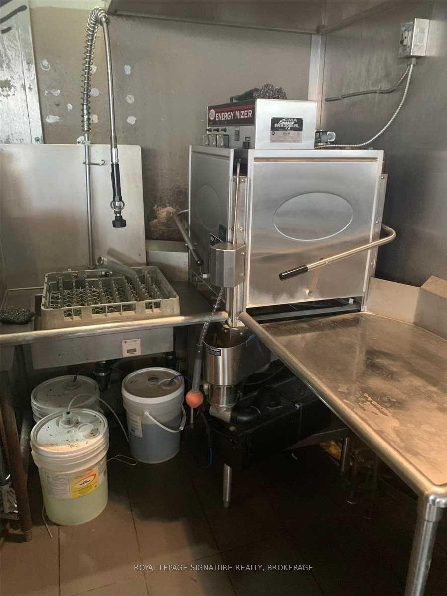 8 ERB ST W, WATERLOO, 0 , 0 ,0,Restaurant,For Sale,ERB ST W,0,1214