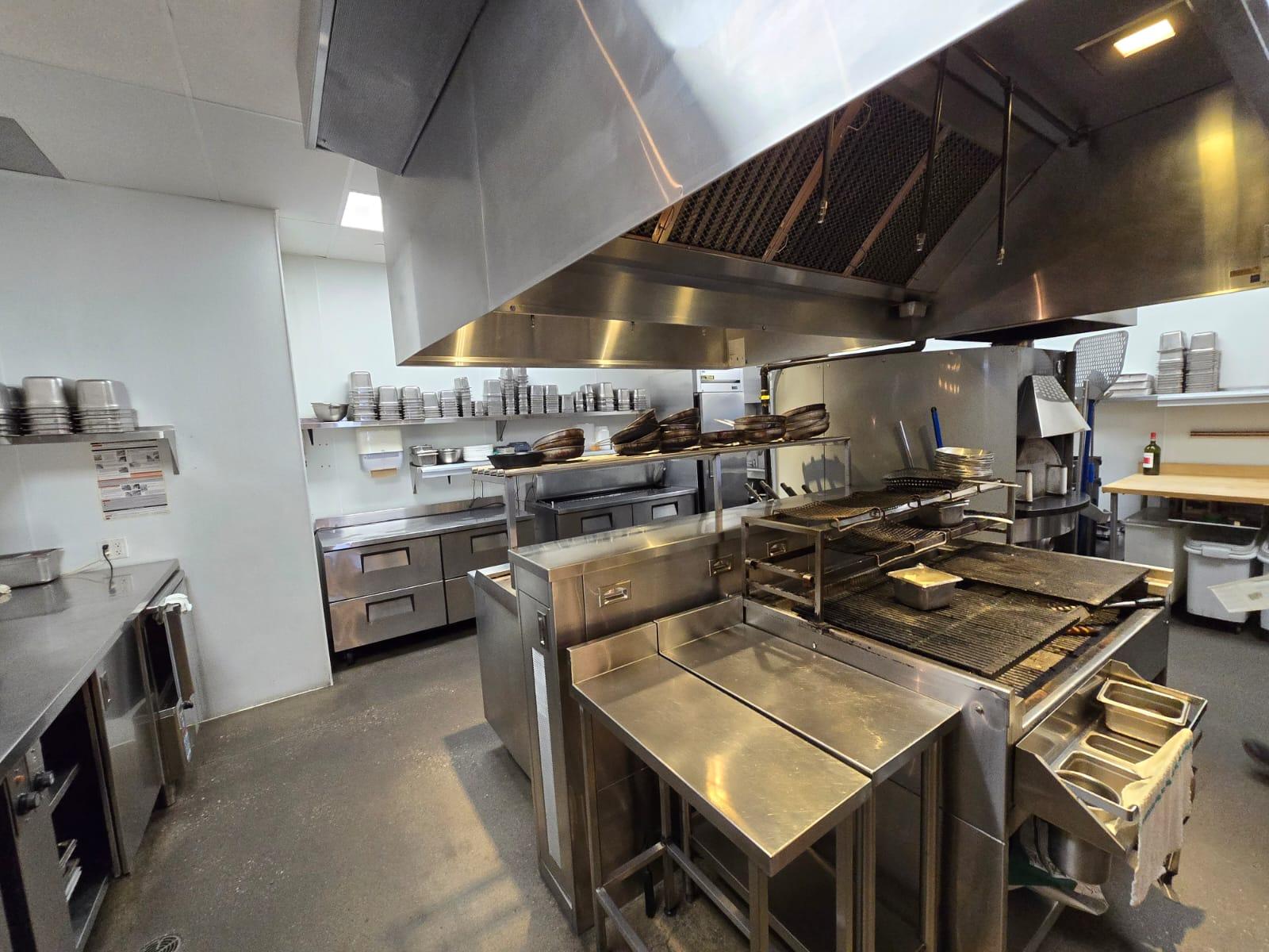 233 EARL STEWART DR, AURORA, 0 , 0 ,0,Restaurant,For Sale,EARL STEWART DR,0,1220