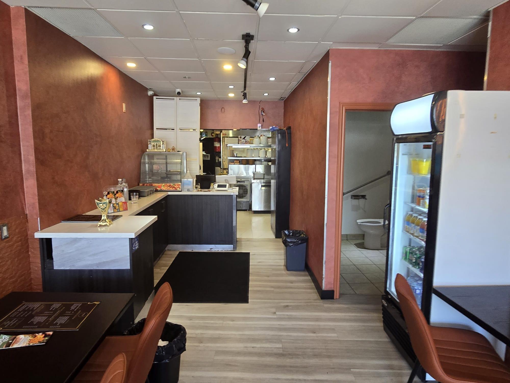 3334 YONGE ST, TORONTO, 0 , 0 ,0,Restaurant,For Sale,YONGE ST,0,1223