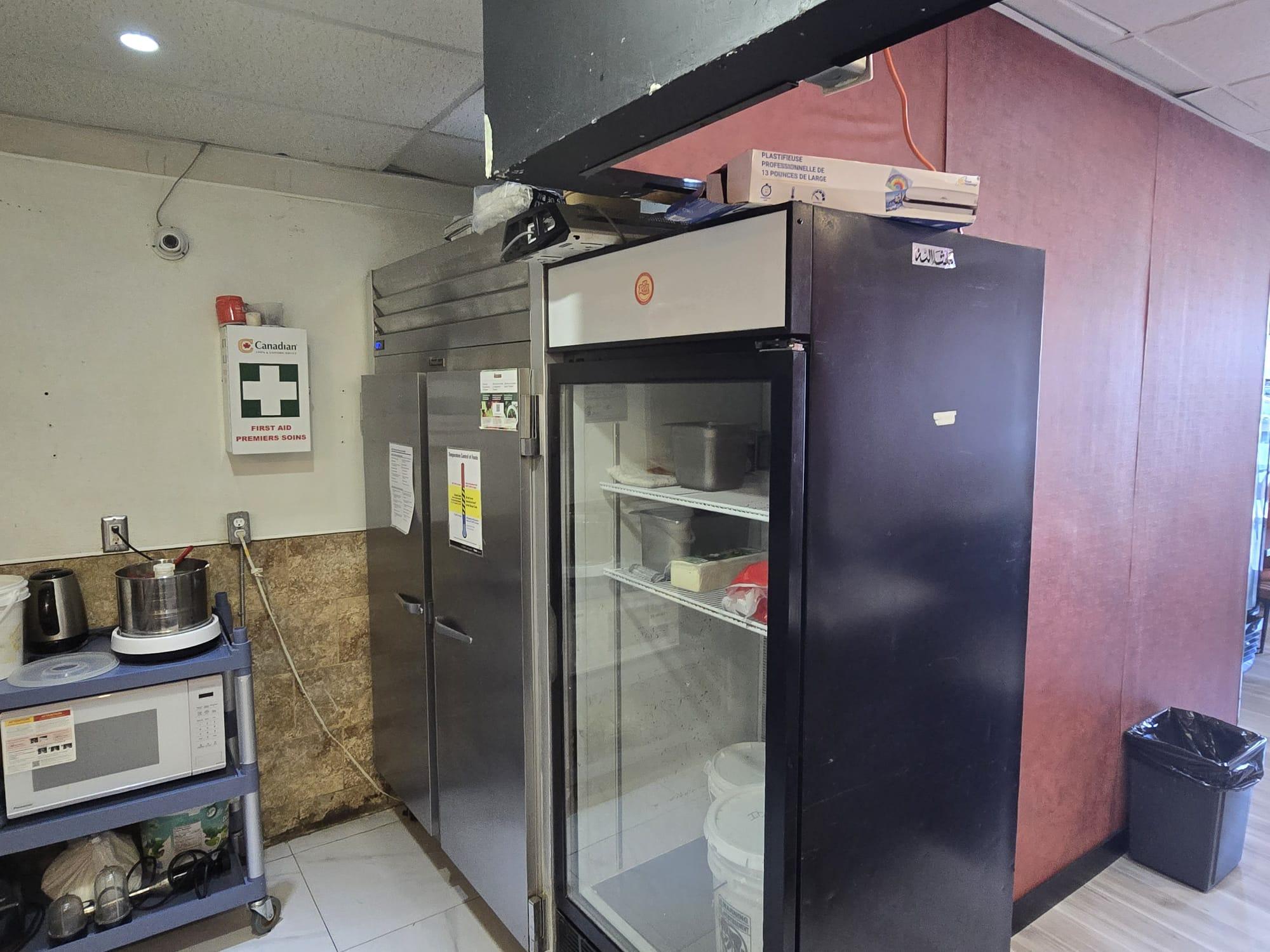3334 YONGE ST, TORONTO, 0 , 0 ,0,Restaurant,For Sale,YONGE ST,0,1223